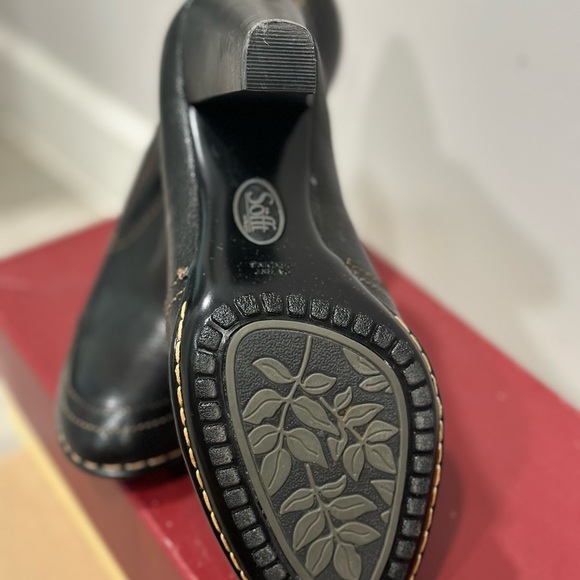 BRAND NEW in box Soft heels - Picture 2 of 5